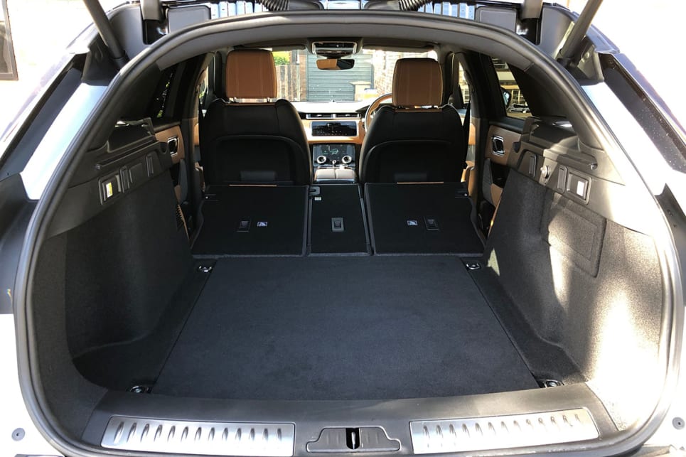 Range rover top velar boot space